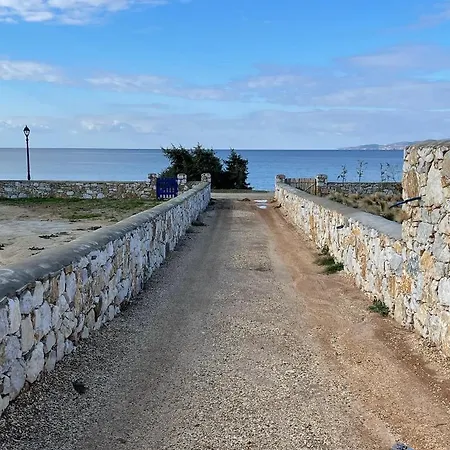 Villanaxosgr - Than A Naxian House Kastrákion